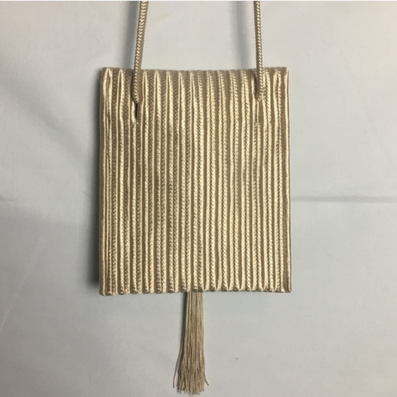 Vintage Gold Tassel Bag with Crossbody Strap - Picture 6 of 8